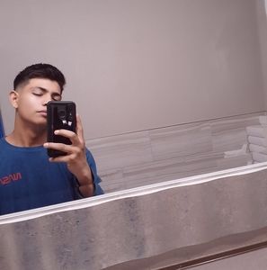 Meet your Posher, Jonatan